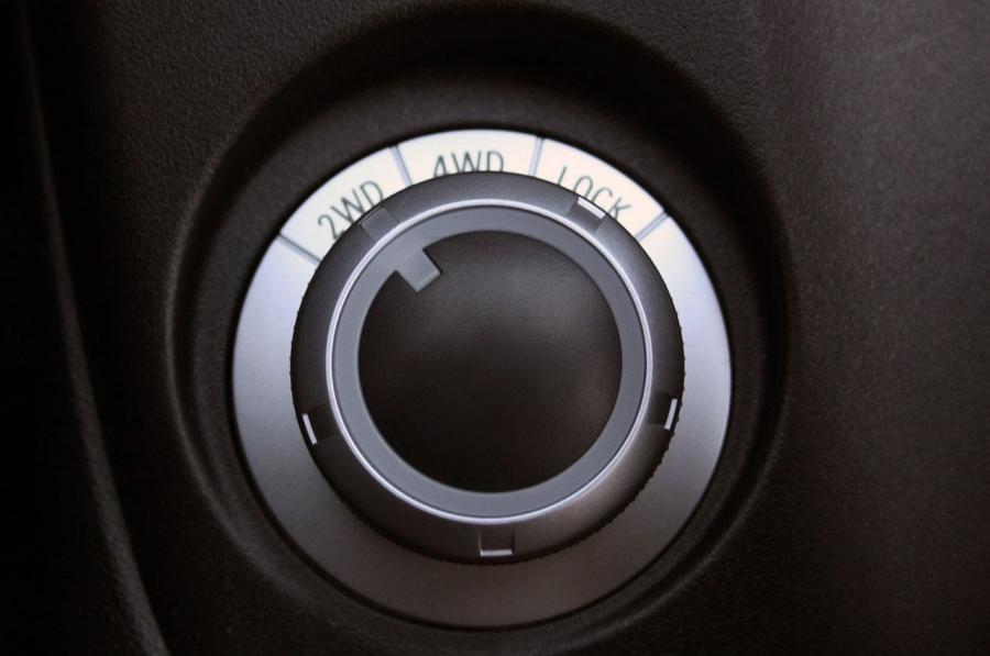  Mitsubishi Outlander Sport SE AWC 2011 года  (фото 12 из 48)